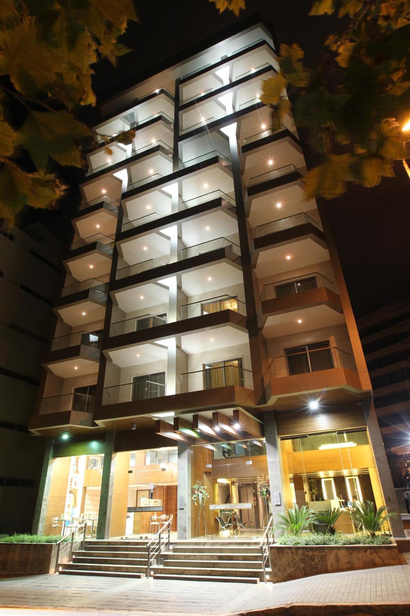 Britannia Suites Beirut Exteriör bild
