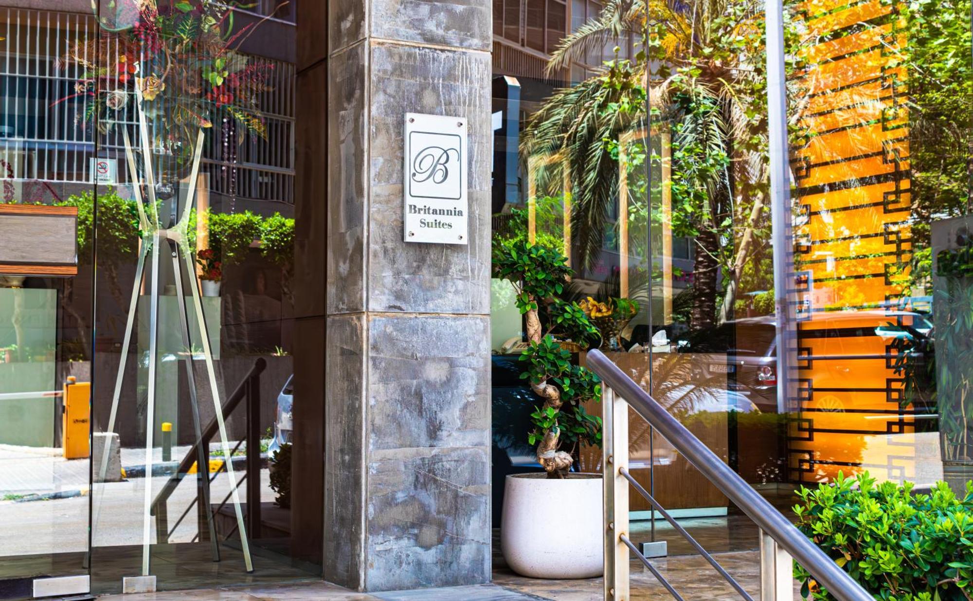 Britannia Suites Beirut Exteriör bild