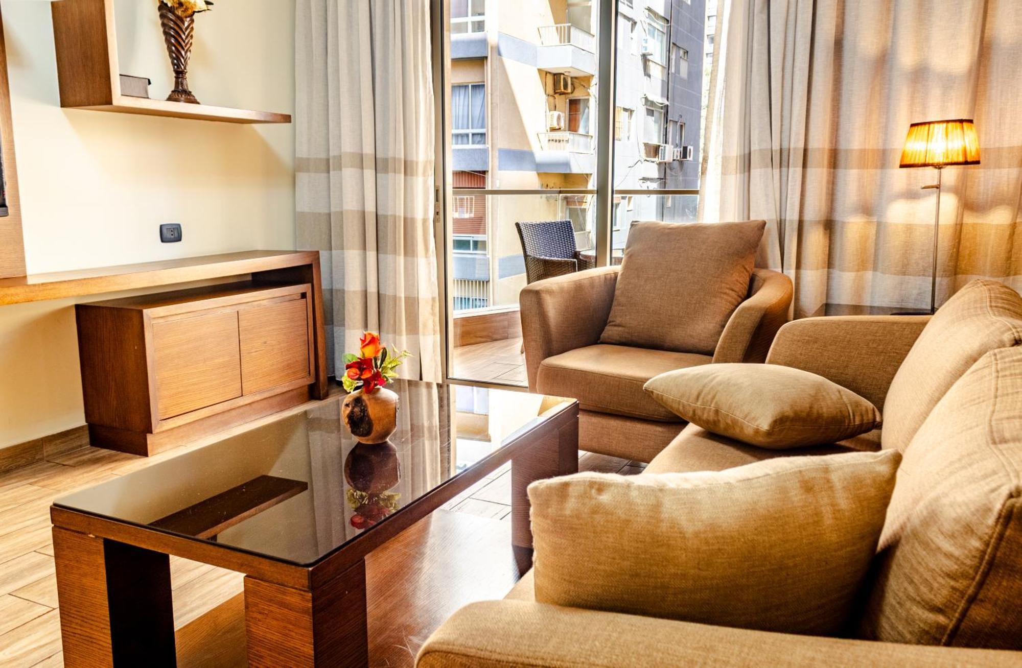 Britannia Suites Beirut Exteriör bild