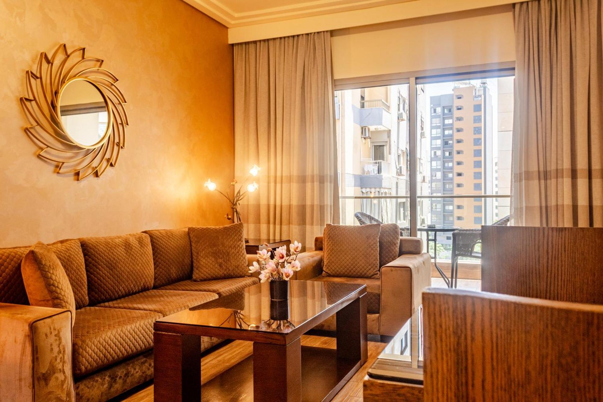 Britannia Suites Beirut Exteriör bild