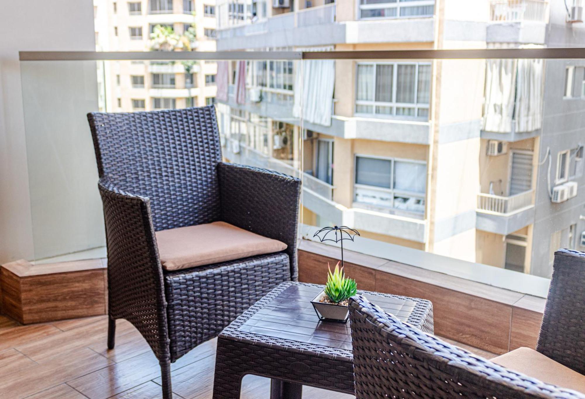 Britannia Suites Beirut Exteriör bild