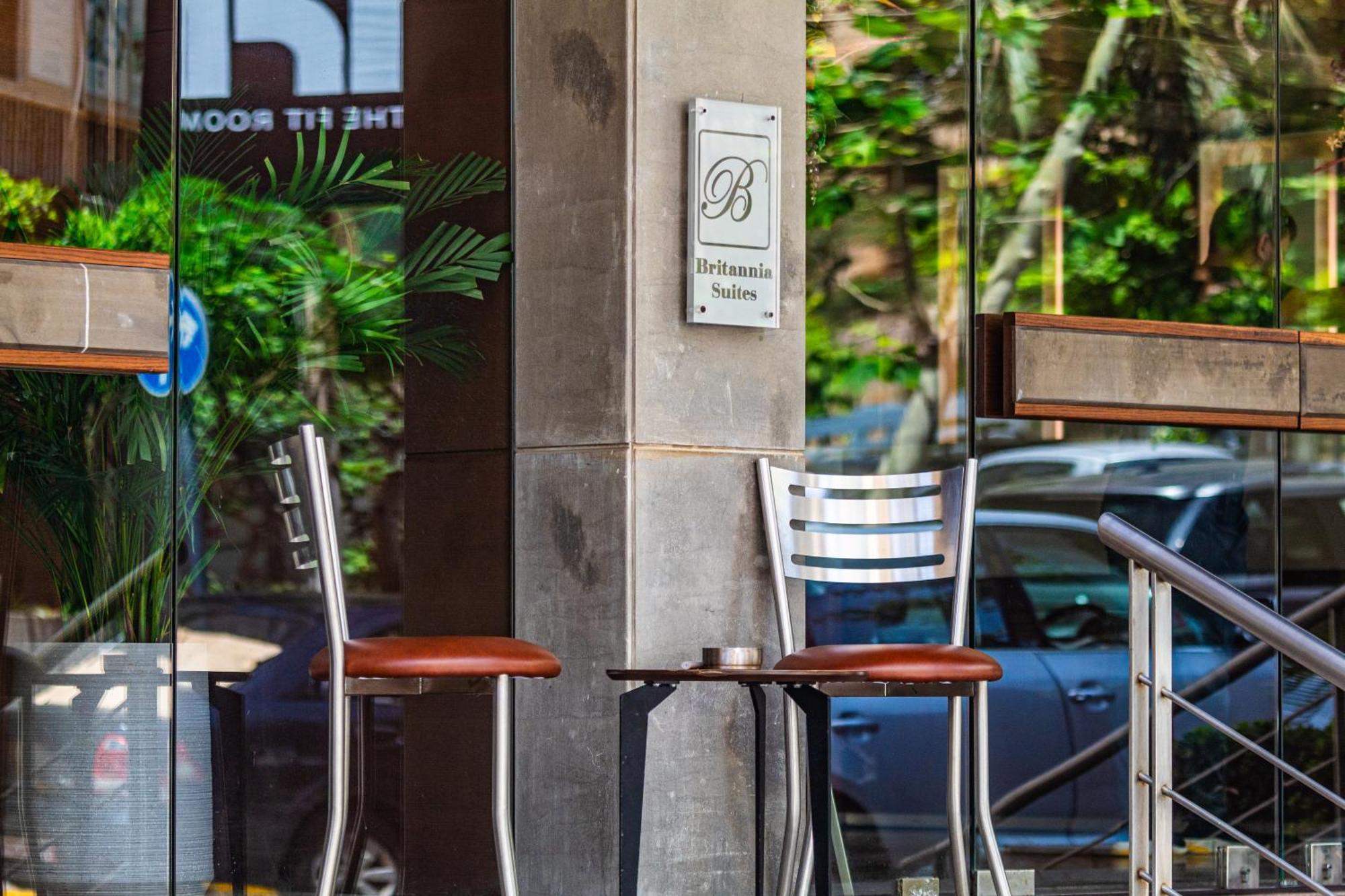 Britannia Suites Beirut Exteriör bild