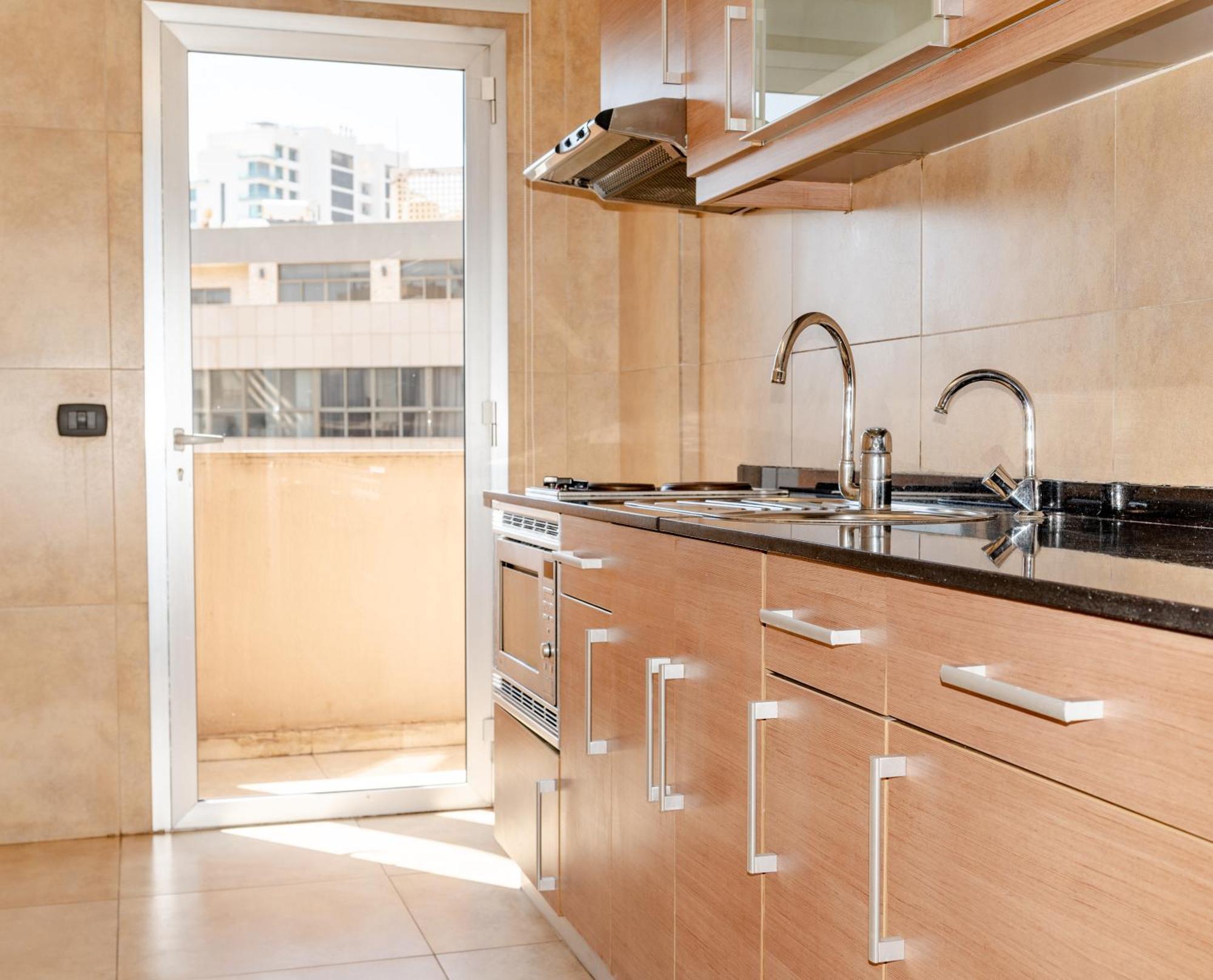 Britannia Suites Beirut Exteriör bild